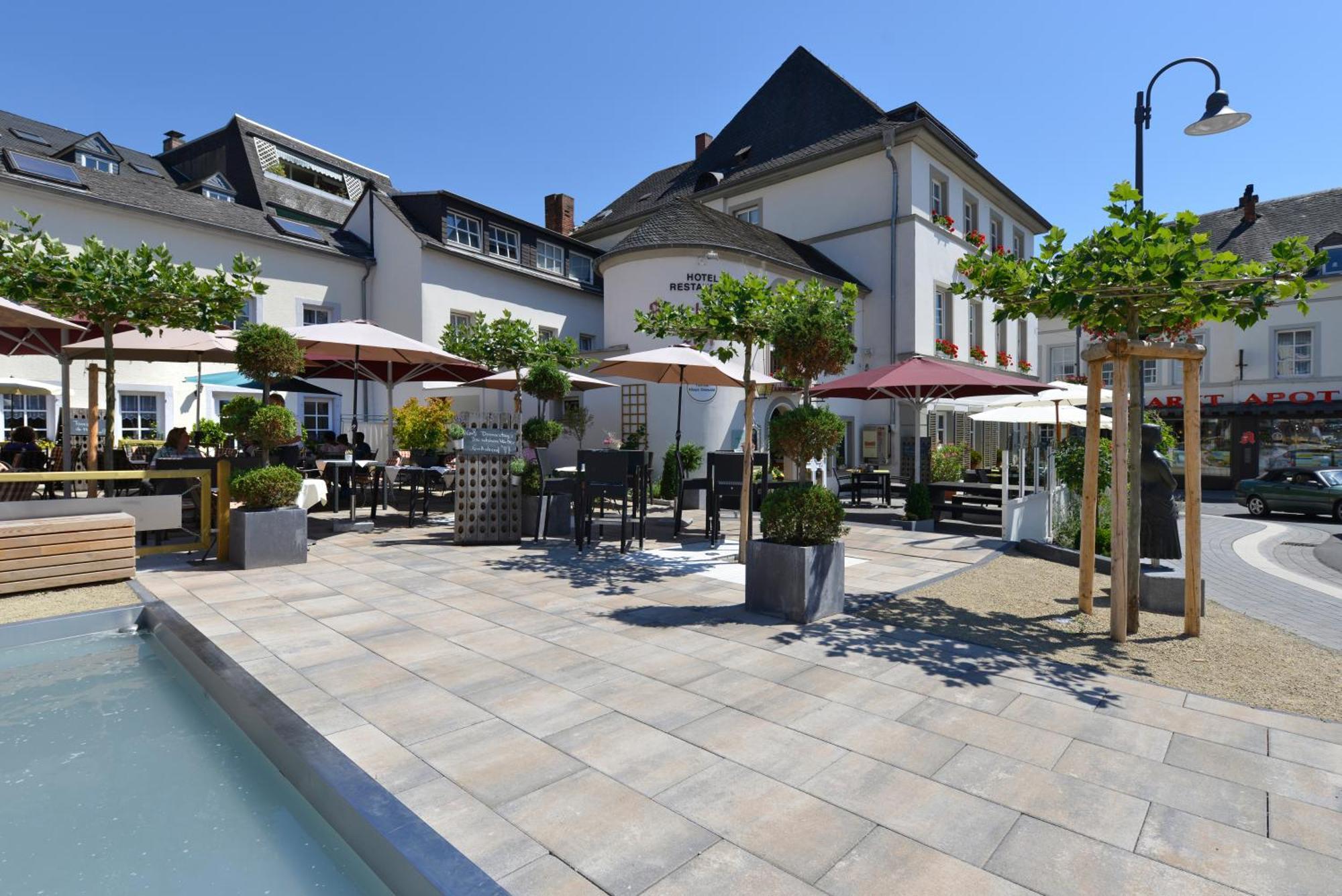 Hotel Saarburger Hof Екстериор снимка